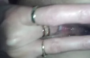 XXX شیر بچه ها همه اسپرم ها را از آلت تناسلی در کانال کیر کس دستان خود دارد
