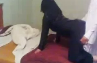 XXX او قبل از ظهور نرها ، گس وکیر یک كوچه را دید كه عمداً سوراخ هایش را پخش می كرد