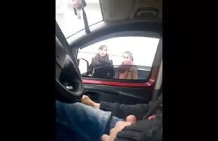 XXX مرد به دختر جاسوسی کرد ، سپس به او کلیپ سکسی کس خوردن ضربه زد